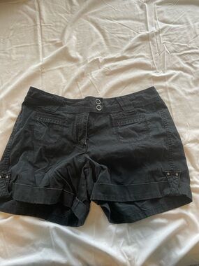 White House Black Market Black Cuffed Women's Bermuda Shorts